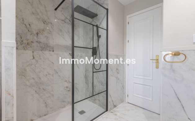 Resale - Apartment - Marbella - Elviria