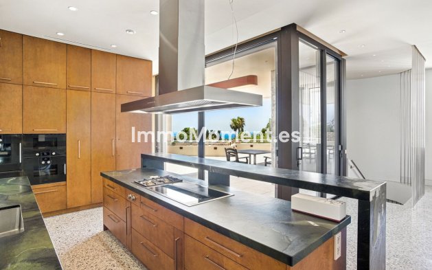 Resale - Villa - Marbella - Elviria