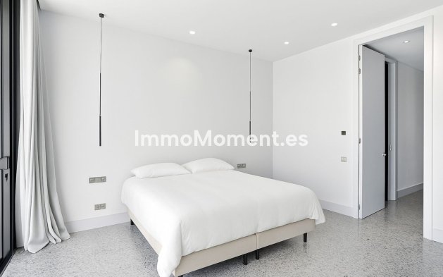 Resale - Villa - Marbella - Elviria