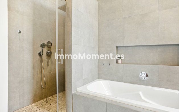 Resale - Villa - Marbella - Elviria