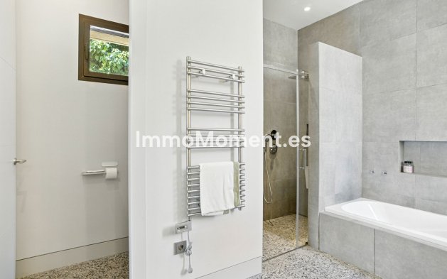 Resale - Villa - Marbella - Elviria