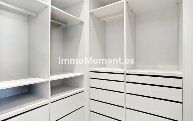 Resale - Villa - Marbella - Elviria