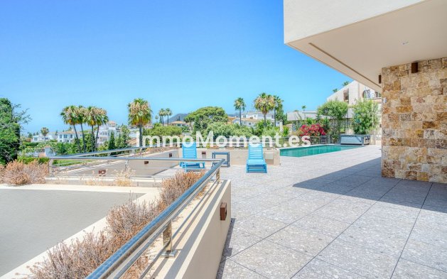 Resale - Villa - Marbella - Elviria