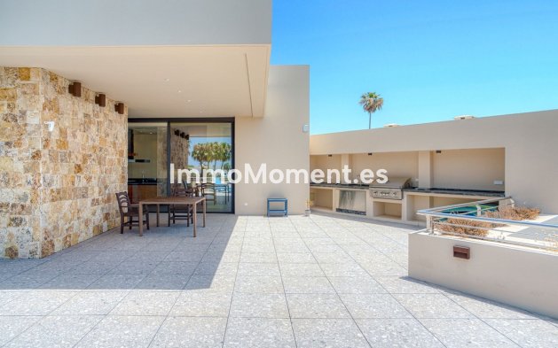 Resale - Villa - Marbella - Elviria