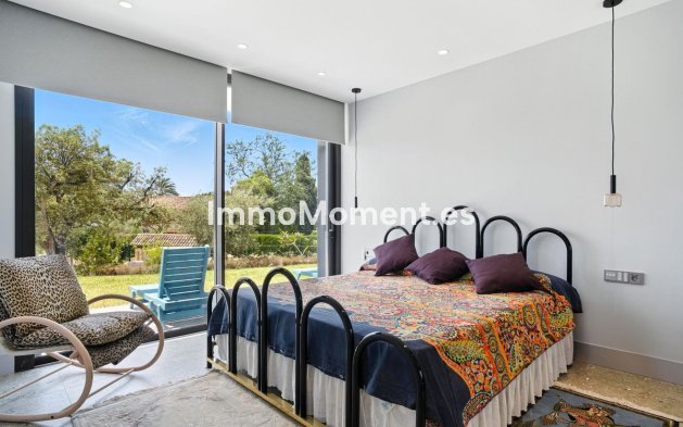 Resale - Villa - Marbella - Elviria