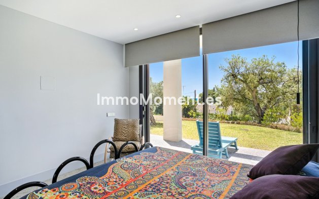 Resale - Villa - Marbella - Elviria