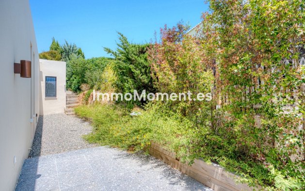 Resale - Villa - Marbella - Elviria