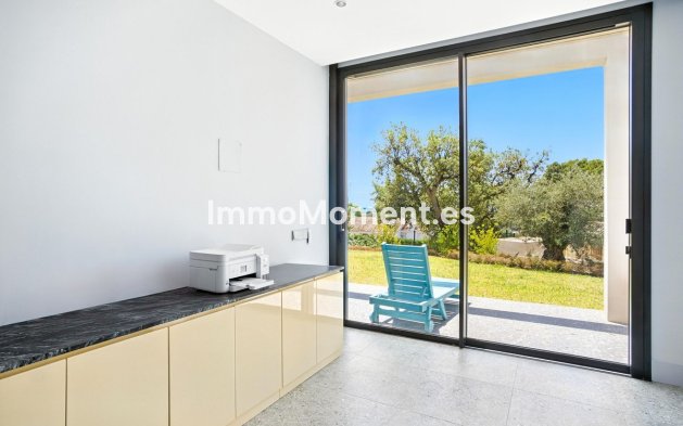 Resale - Villa - Marbella - Elviria