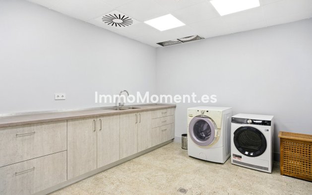 Resale - Villa - Marbella - Elviria