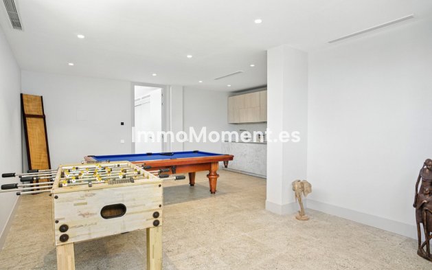 Resale - Villa - Marbella - Elviria