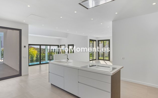 Resale - Villa - Marbella - Elviria