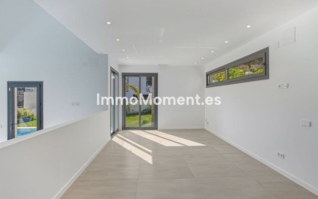 Resale - Villa - Marbella - Elviria