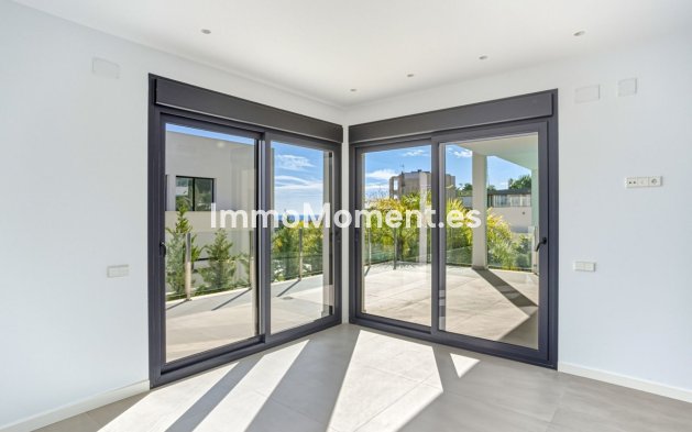 Resale - Villa - Marbella - Elviria