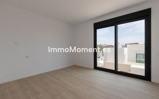 Resale - Villa - Marbella - Elviria