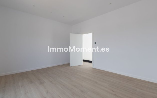 Resale - Villa - Marbella - Elviria