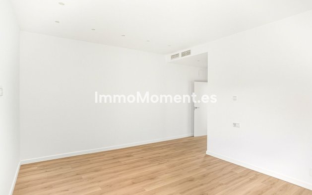 Resale - Villa - Marbella - Elviria