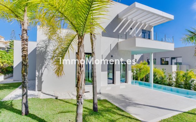 Resale - Villa - Marbella - Elviria