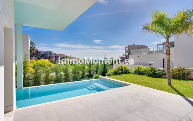 Resale - Villa - Marbella - Elviria