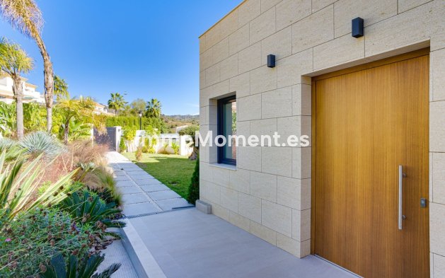 Resale - Villa - Marbella - Elviria