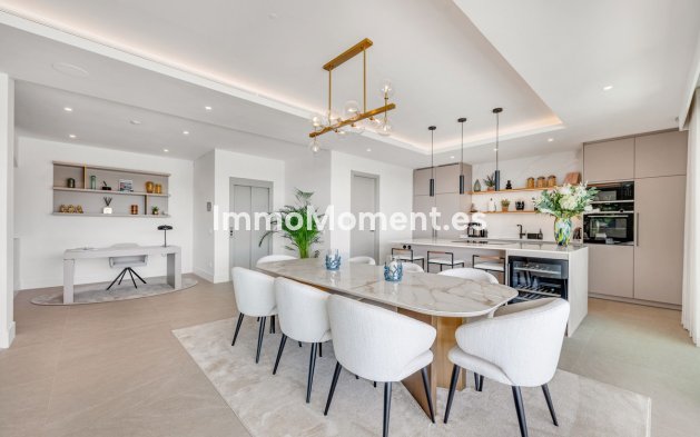 Resale - Villa - Estepona - Estepona Centro