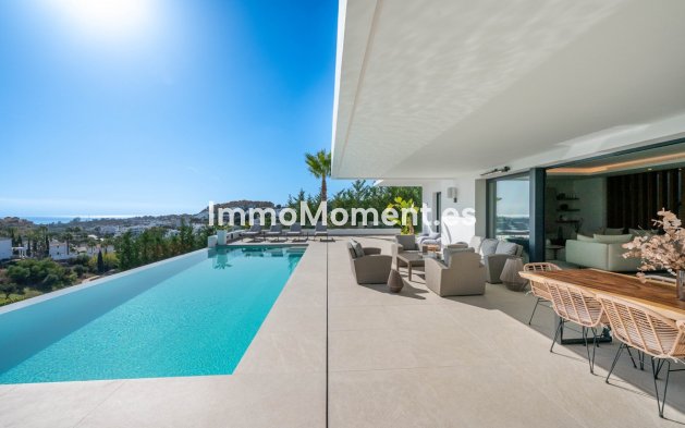 Resale - Villa - Estepona - Estepona Centro