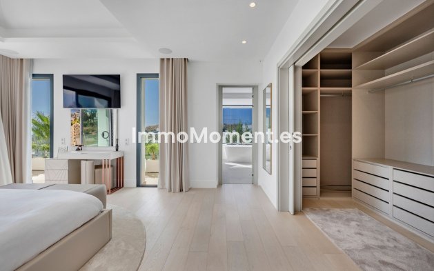 Resale - Villa - Estepona - Estepona Centro