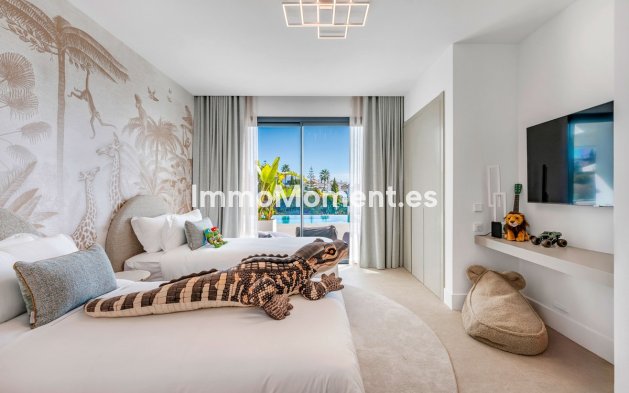 Resale - Villa - Estepona - Estepona Centro