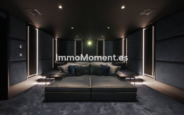 Resale - Villa - Estepona - Estepona Centro