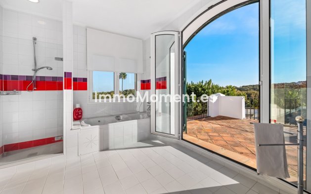 Resale - Villa - Sotogrande