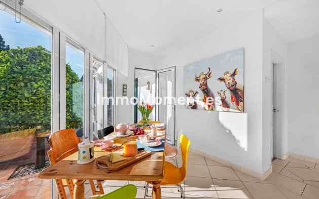 Resale - Villa - Sotogrande