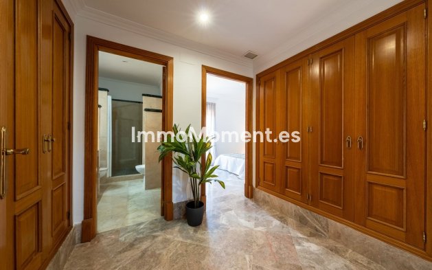 Wiederverkauf - Villa - Marbella - Santa Clara