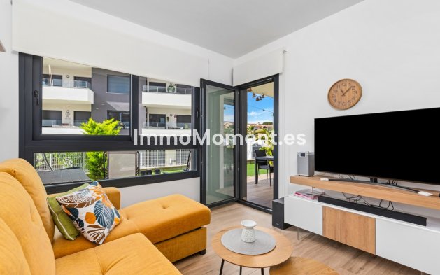 Resale - Apartment - Orihuela - Villamartin