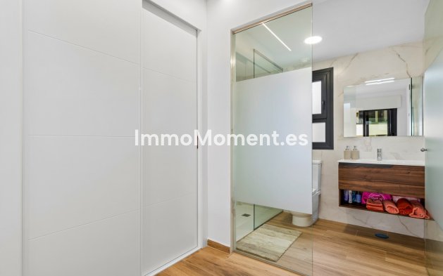 Resale - Apartment - Orihuela - Villamartin