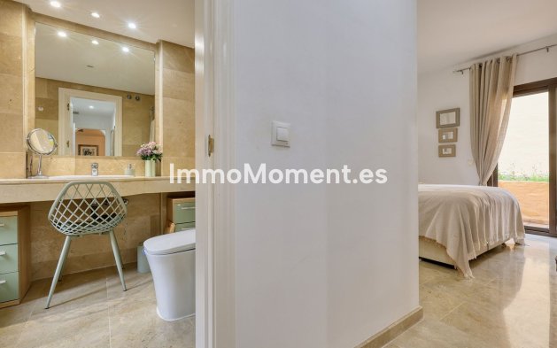 Resale - Apartment - Manilva - La Duquesa