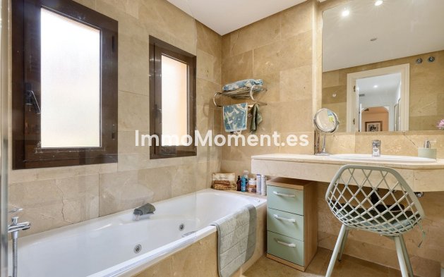 Resale - Apartment - Manilva - La Duquesa