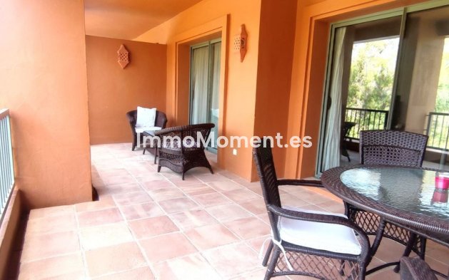 Revente - Appartement - Estepona  - Atalaya