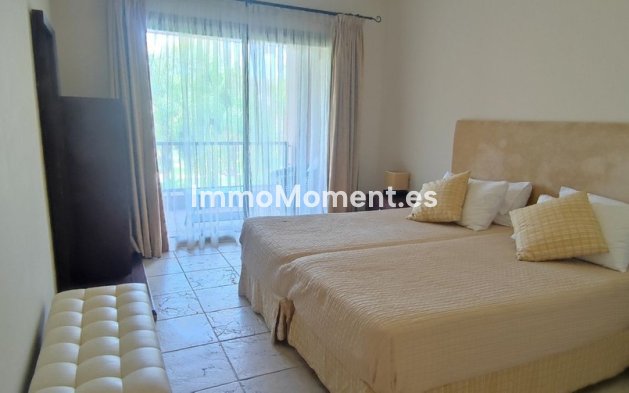Revente - Appartement - Estepona  - Atalaya