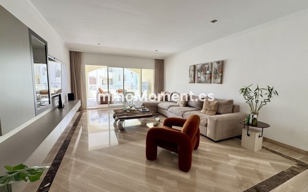 Resale - Apartment - Marbella - Elviria