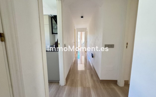 Resale - Apartment - Marbella - Elviria