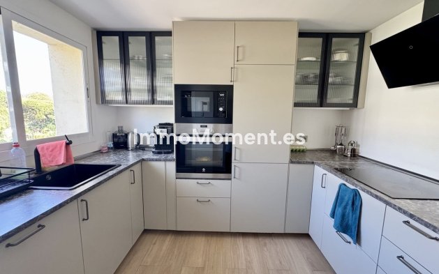 Resale - Apartment - Marbella - Elviria