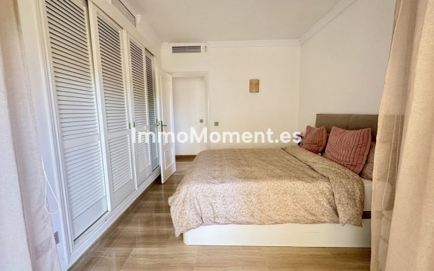 Resale - Apartment - Marbella - Elviria