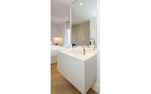 Wiederverkauf - Wohnung - Marbella - Puerto Banús