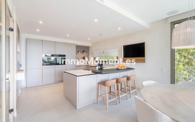 Revente - Villa - Marbella - Nueva Andalucía