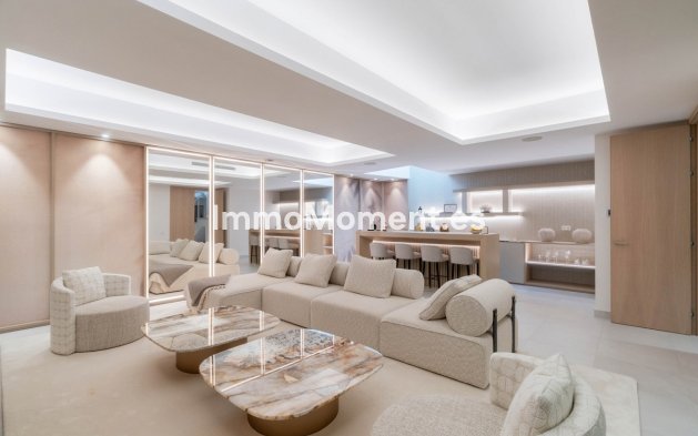 Revente - Villa - Marbella - Nueva Andalucía