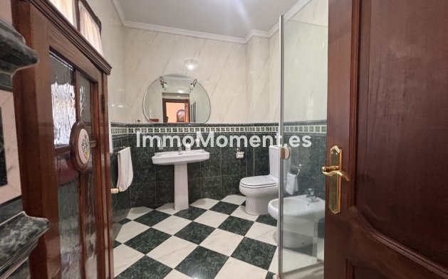 Wiederverkauf - Villa - Marbella - Nueva Andalucía