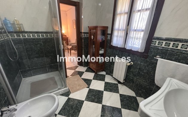 Wiederverkauf - Villa - Marbella - Nueva Andalucía