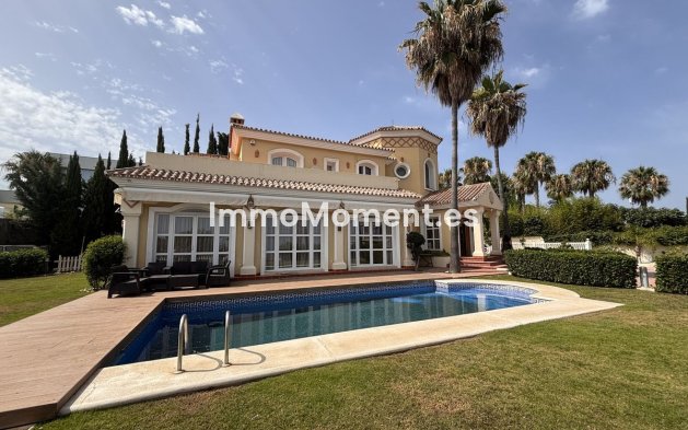 Revente - Villa - Estepona  - Selwo