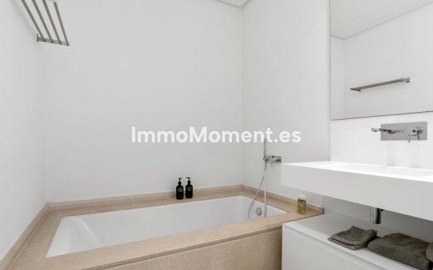 Resale - Apartment - Benahavís - Benahavís Centro