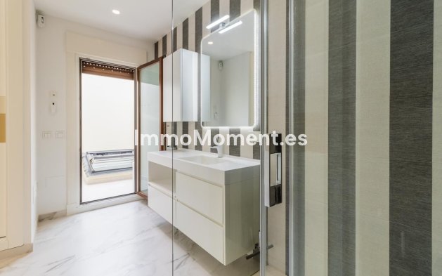 Revente - Maison mitoyenne - Estepona  - Estepona Centro