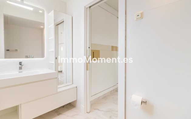 Revente - Maison mitoyenne - Estepona  - Estepona Centro